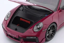 Porsche 911 (992) Turbo S Coupe Sport Design 2021 rot 1:18 Minichamps