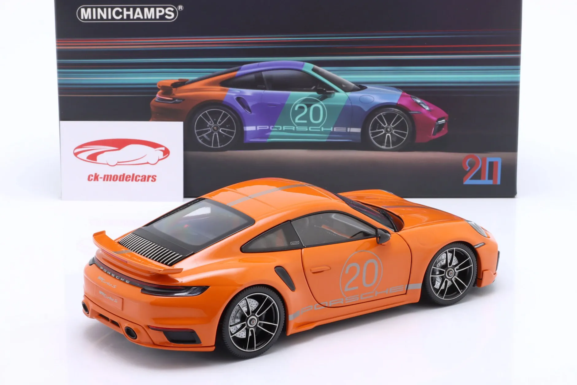 Porsche 911 (992) Turbo S Sport Design 2021 orange 1:18 Minichamps