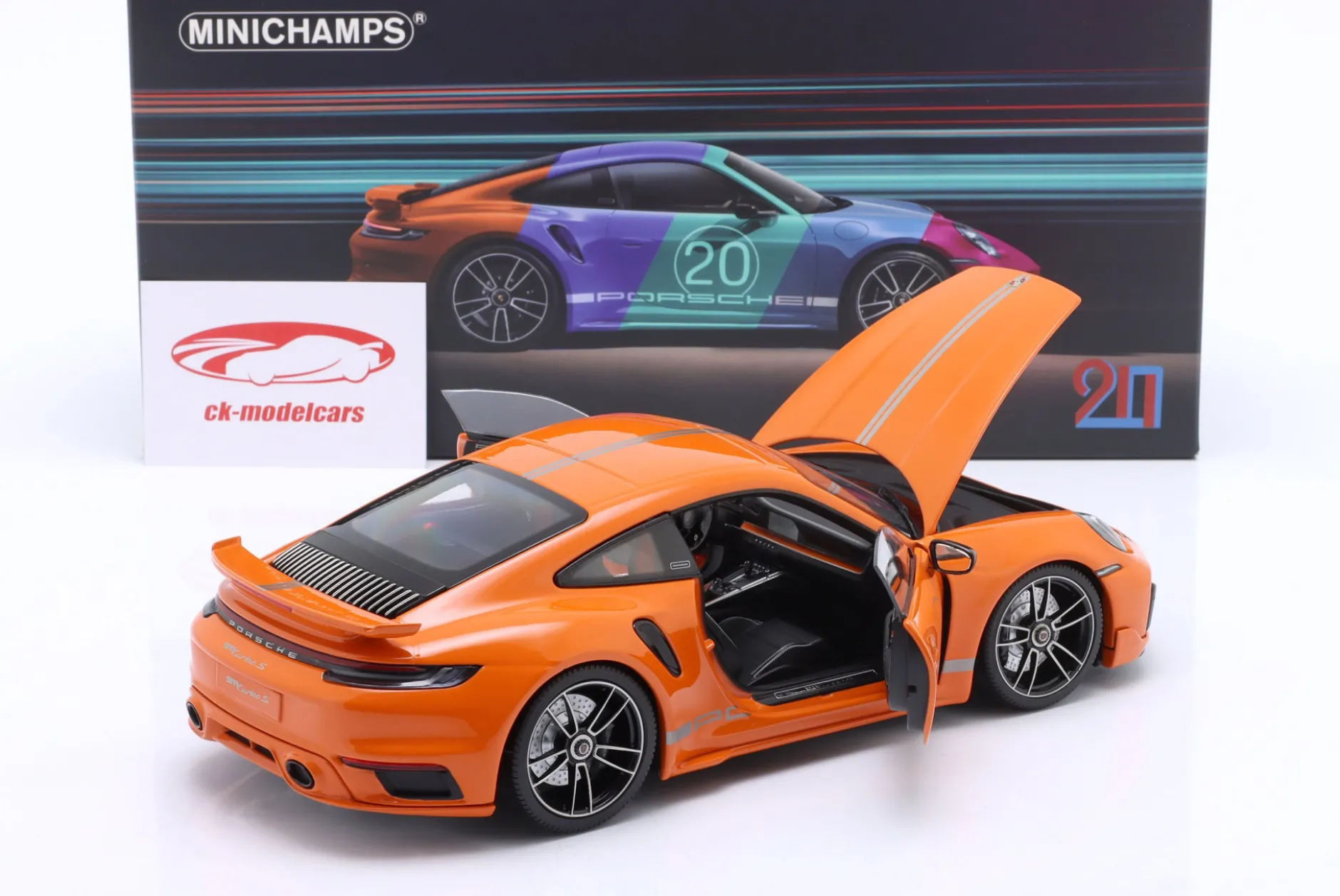 Porsche 911 (992) Turbo S Sport Design 2021 orange 1:18 Minichamps
