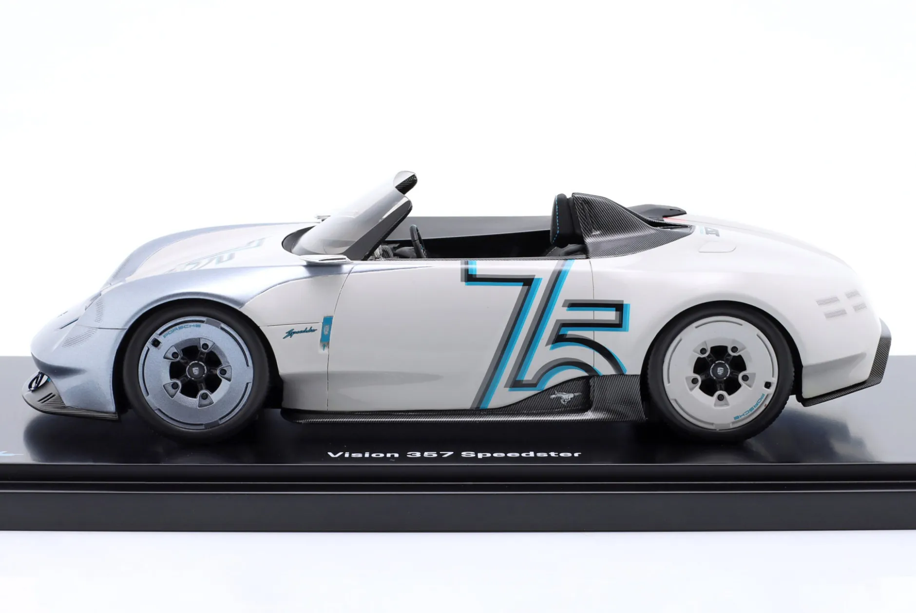 Porsche Vision 357 Speedster weiß / grau 1:18 Spark