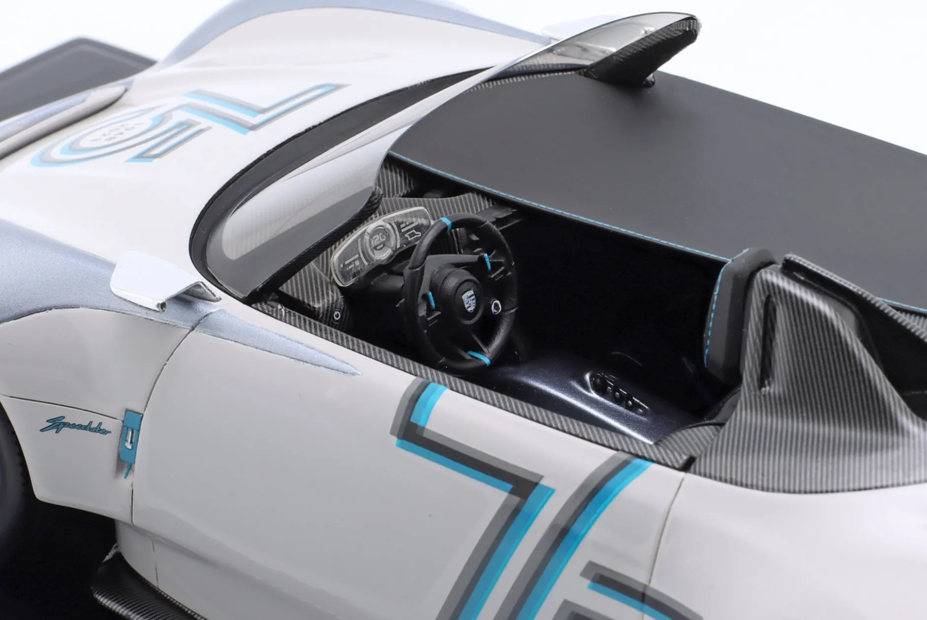 Porsche Vision 357 Speedster weiß / grau 1:18 Spark
