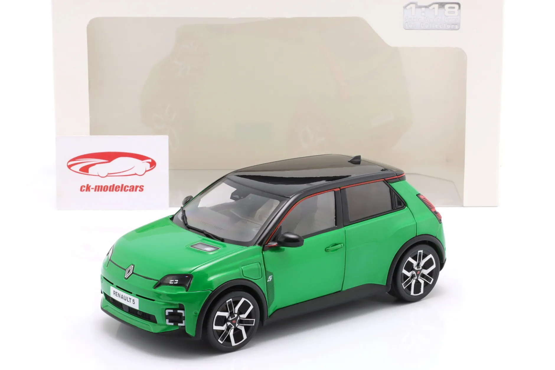 Renault 5 E-Tech Baujahr 2024 popgrün 1:18 Solido