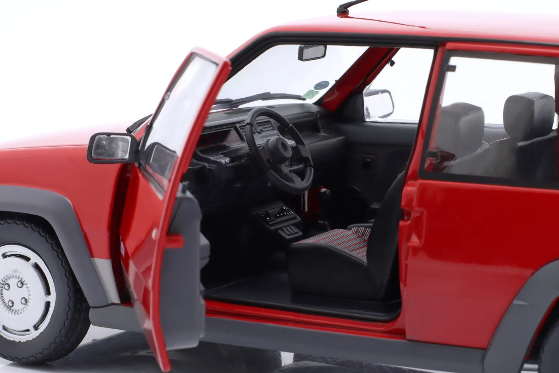 Renault 5 GT Turbo MK1 Baujahr 1985 rot 1:18 Solido