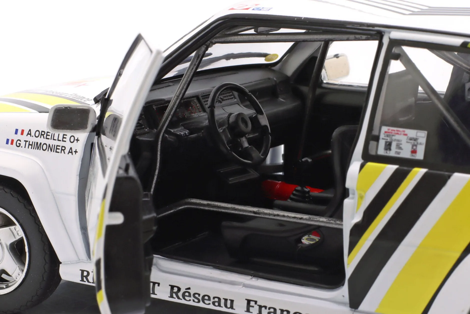 Renault 5 GT Turbo #19 Rallye Monte Carlo 1989 Oreille, Thimonier 1:18 Solido