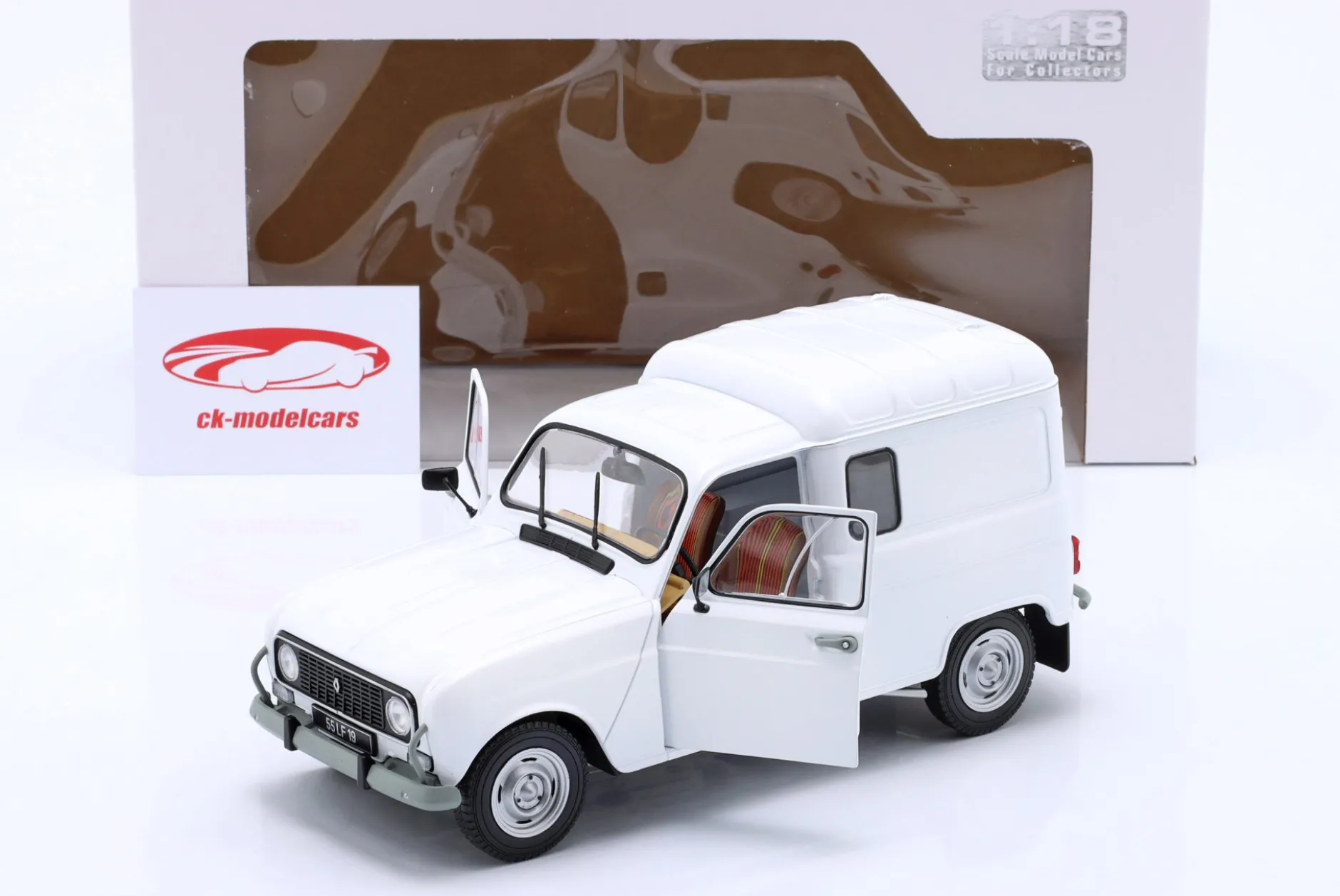 Renault 4LF4 Baujahr 1975 weiß 1:18 Solido