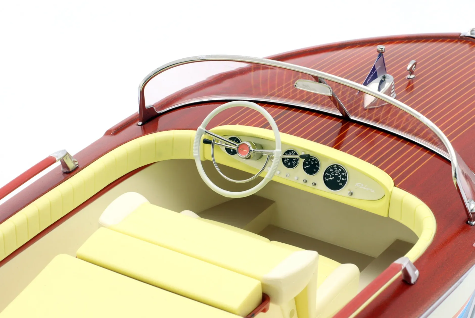 Riva Junior Motorboot auf Anhänger 1966 elfenbein / gelb / braun / blau 1:18 MITICA