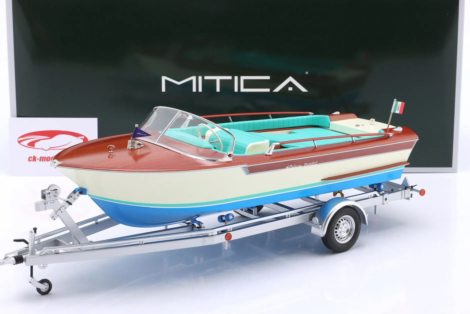 Riva Junior Motorboot auf Anhänger 1966 elfenbein / blau / braun / türkis 1:18 MITICA