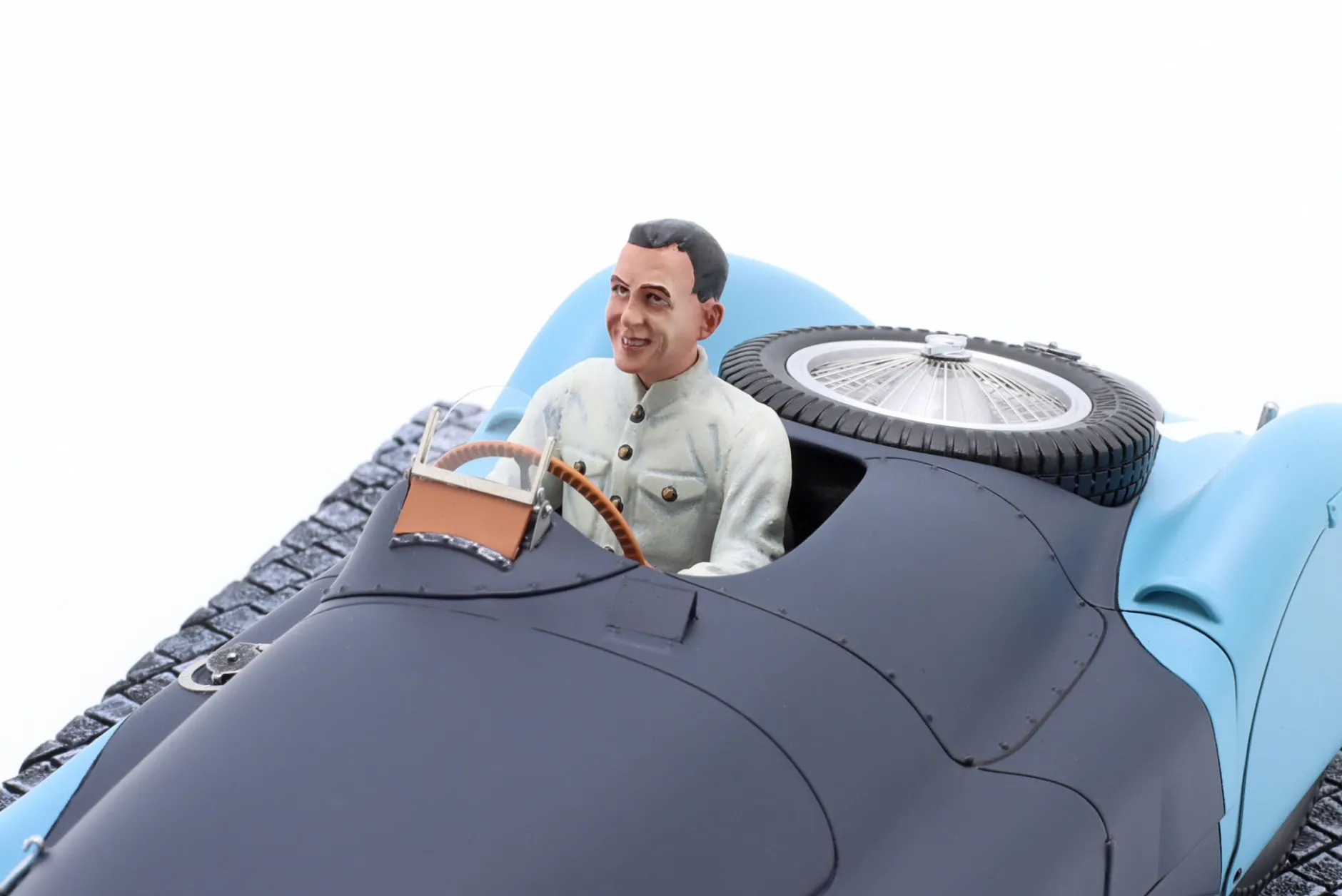 Robert Benoist Bugatti T57S 45 #14 GP ACF 1937 1:18 LeMansMiniatures