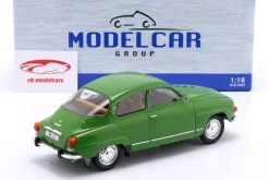 Saab 96 V4 Baujahr 1970 dunkelgrün 1:18 ModelCar Group