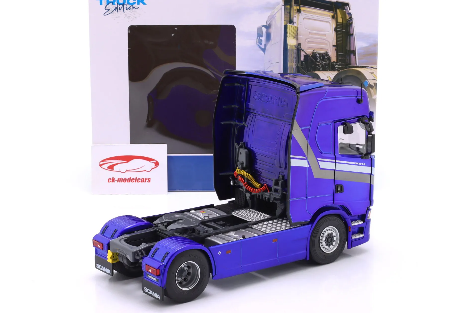 Scania 580S Highline Sattelzugmaschine 2023 blau metallic / Dekor 1:24 Solido