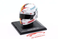 Sebastian Vettel Scuderia Ferrari #5 Formel 1 2017 Helm 1:5 Spark Editions