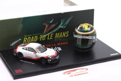 Set: Porsche 911 GT3 Cup #93 mit Helm Michael Fassbender 1:43 / 1:5 Spark