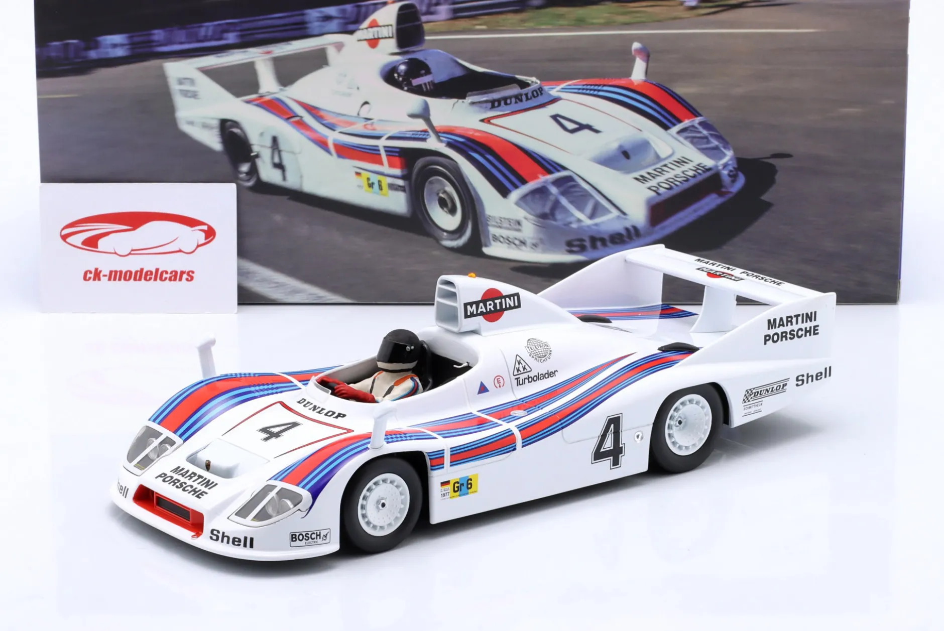 Set: Porsche 936 Martini #4 Sieger 24h LeMans 1977 mit Fahrerfigur schwarzer Helm 1:18 WERK83