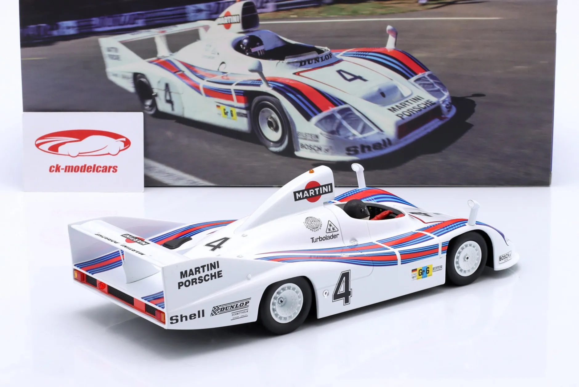 Set: Porsche 936 Martini #4 Sieger 24h LeMans 1977 mit Fahrerfigur schwarzer Helm 1:18 WERK83
