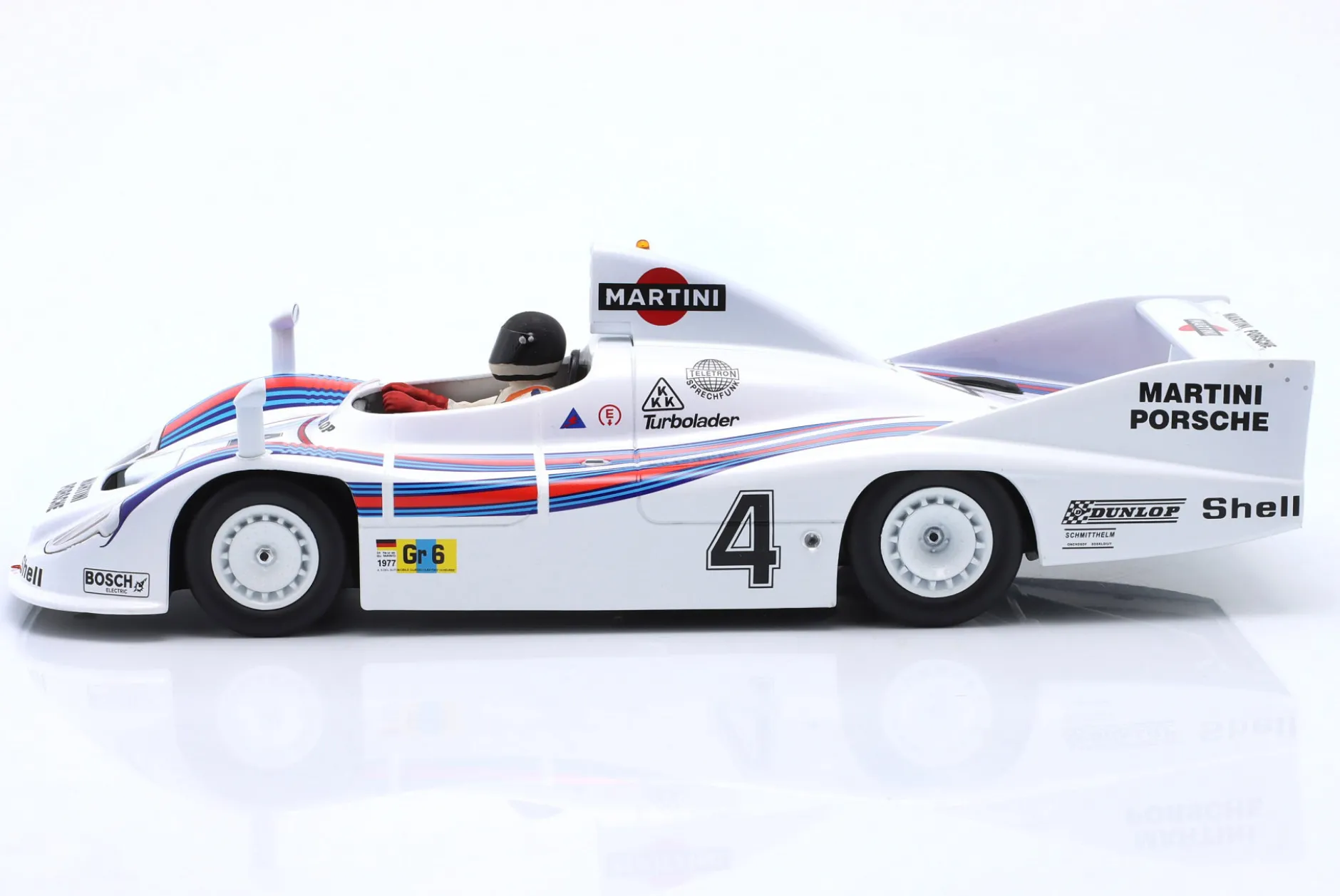 Set: Porsche 936 Martini #4 Sieger 24h LeMans 1977 mit Fahrerfigur schwarzer Helm 1:18 WERK83