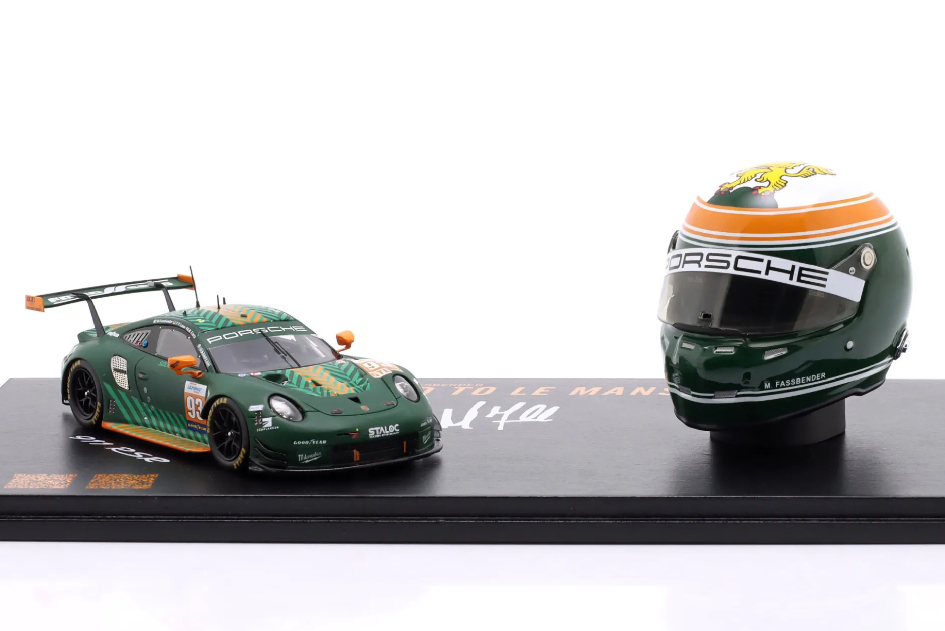 Set: Porsche 911 RSR #93 mit Helm Michael Fassbender 1:43 / 1:5 Spark