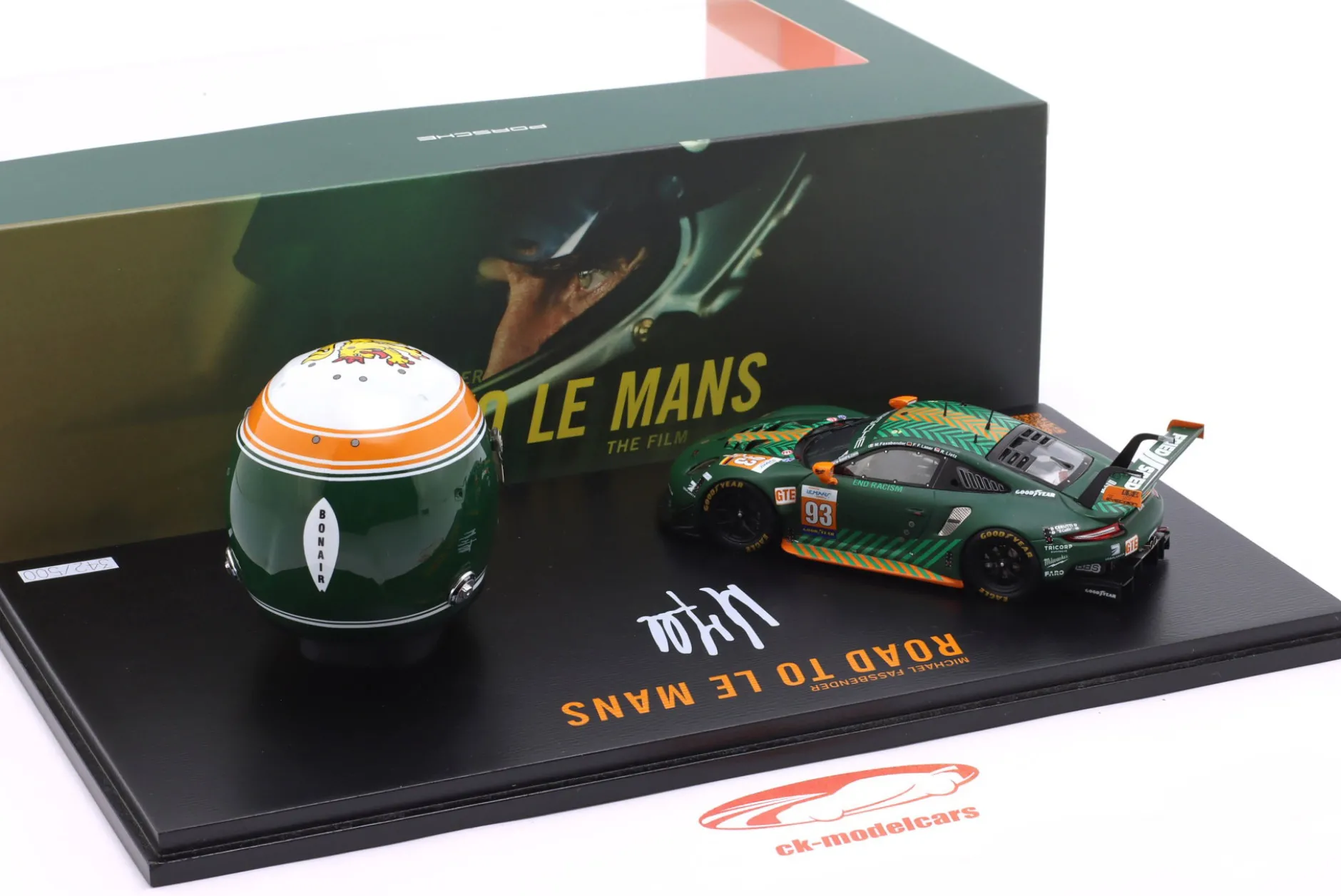Set: Porsche 911 RSR #93 mit Helm Michael Fassbender 1:43 / 1:5 Spark