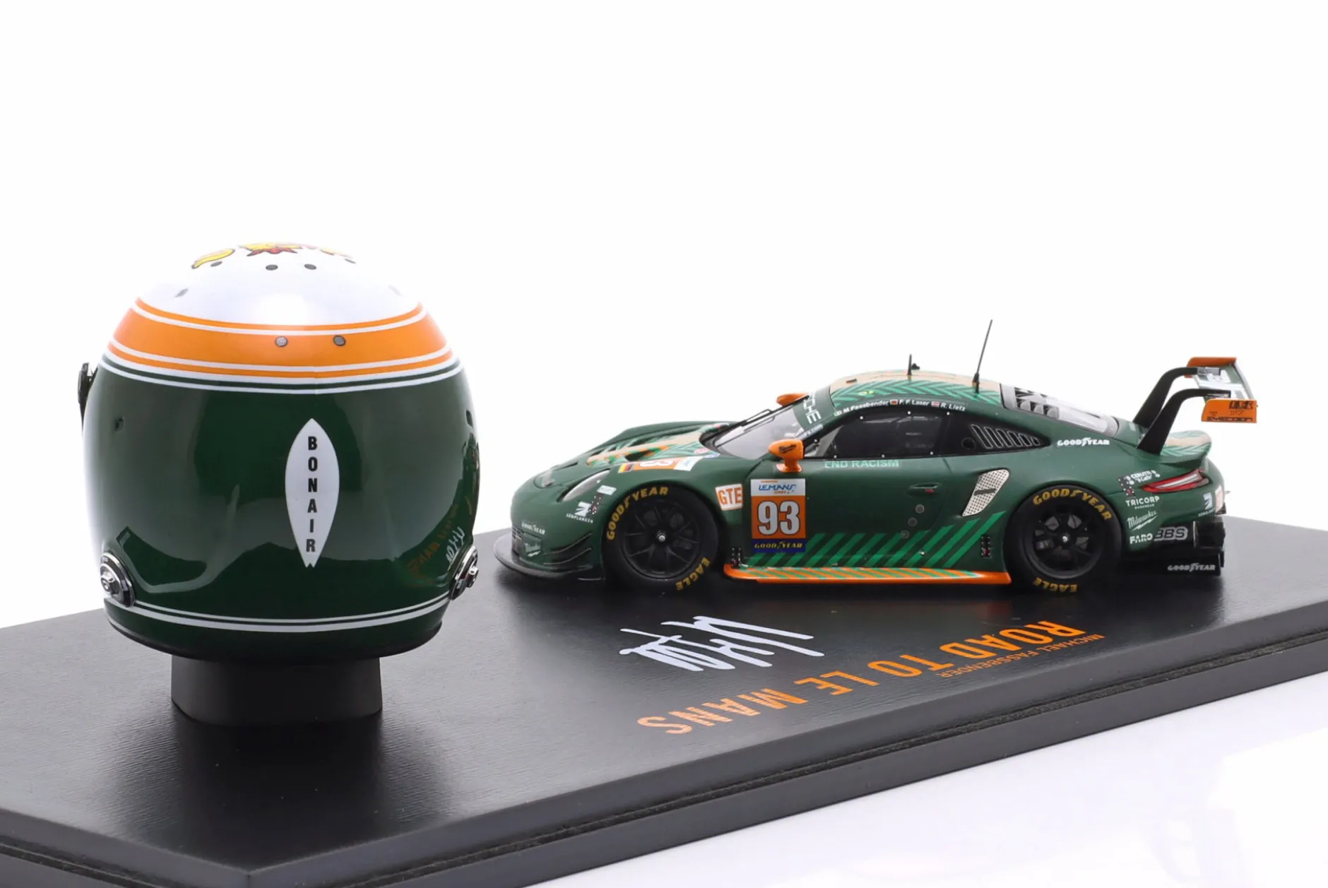Set: Porsche 911 RSR #93 mit Helm Michael Fassbender 1:43 / 1:5 Spark