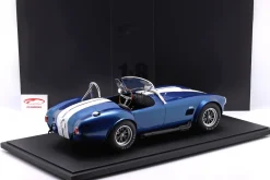 Shelby Cobra 427 S/C Roadster Baujahr 1967 blau metallic / weiß 1:8 GT-Spirit