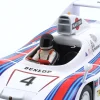Sitzende Rennfahrer-Figur 1977 mit schwarzem Helm 1:18 FigurenManufaktur