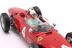 Sitzende Rennfahrer-Figur Phil H. 1:18 Figurenmanufaktur