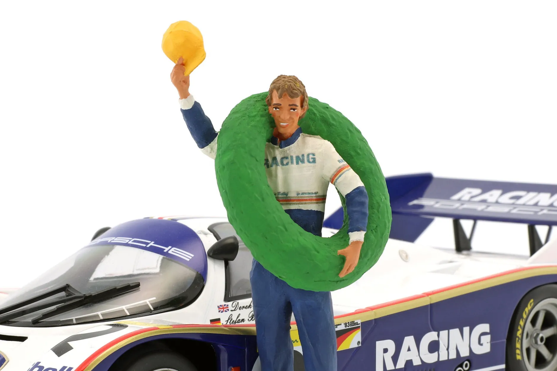 Stefan Bellof Fahrerfigur mit Siegerkranz 1:18 FigurenManufaktur