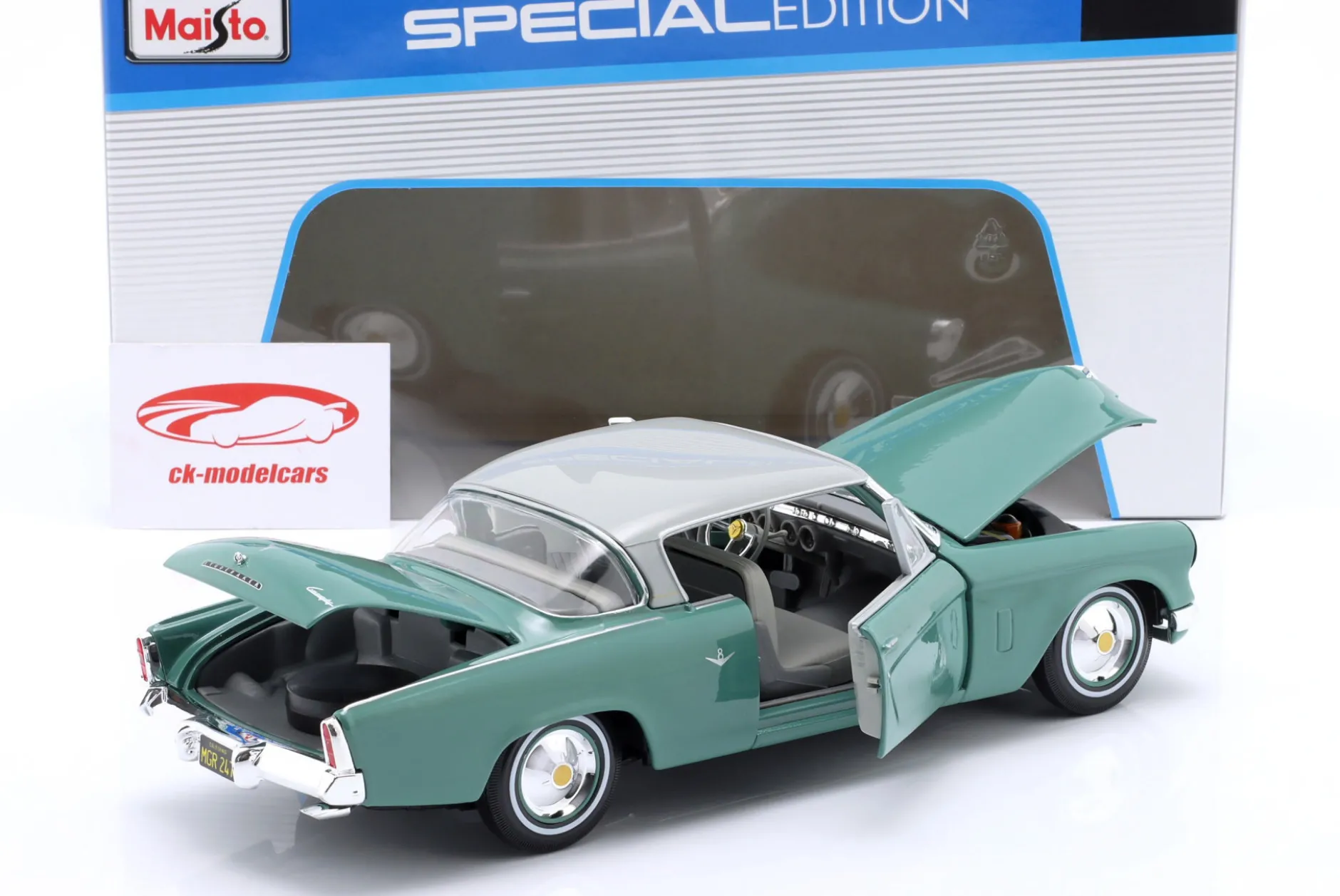 Studebaker Starliner Baujahr 1953 mintgrün / hellgrau 1:18 Maisto
