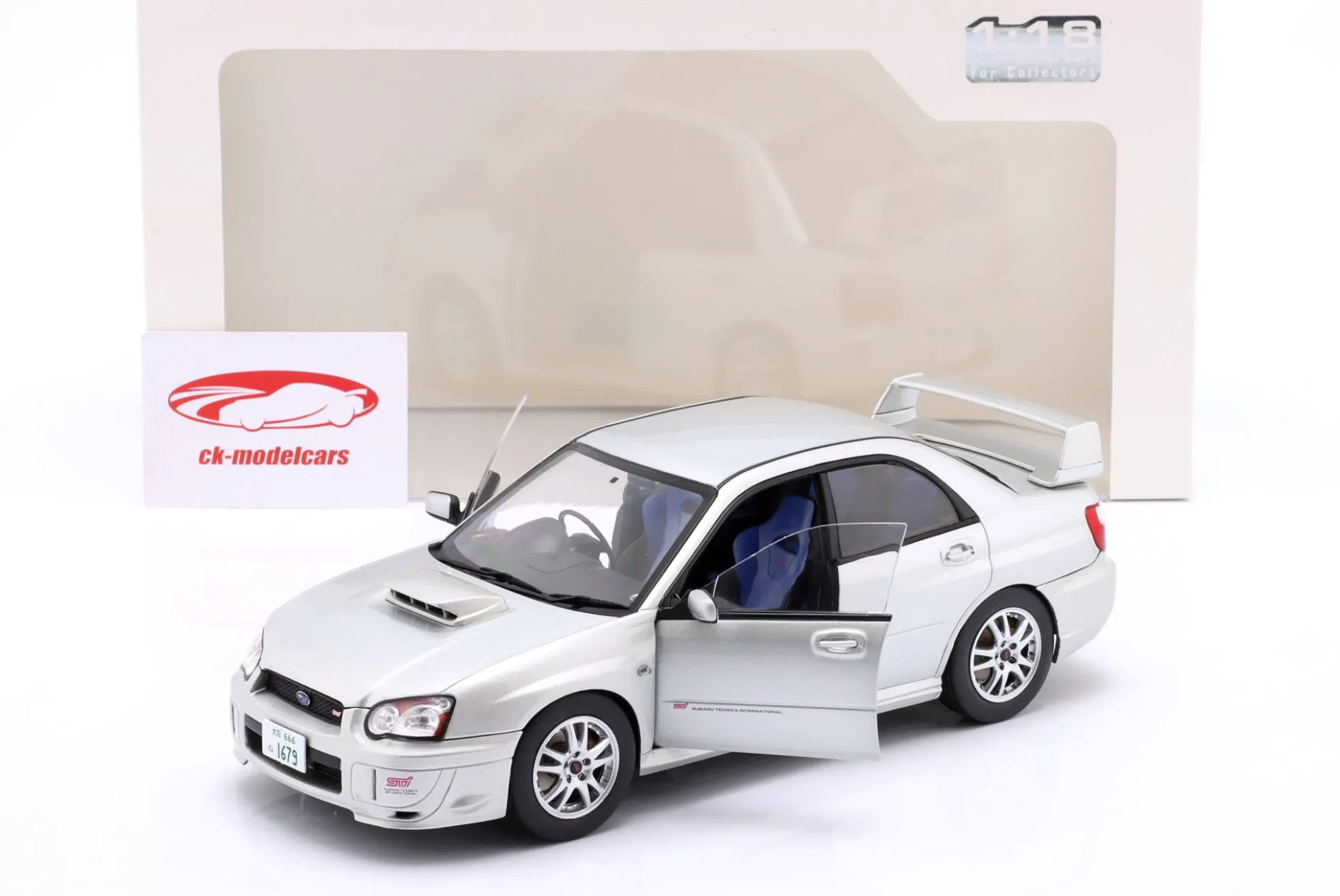 Subaru Impreza WRX STI Baujahr 2004 silber metallic 1:18 Solido