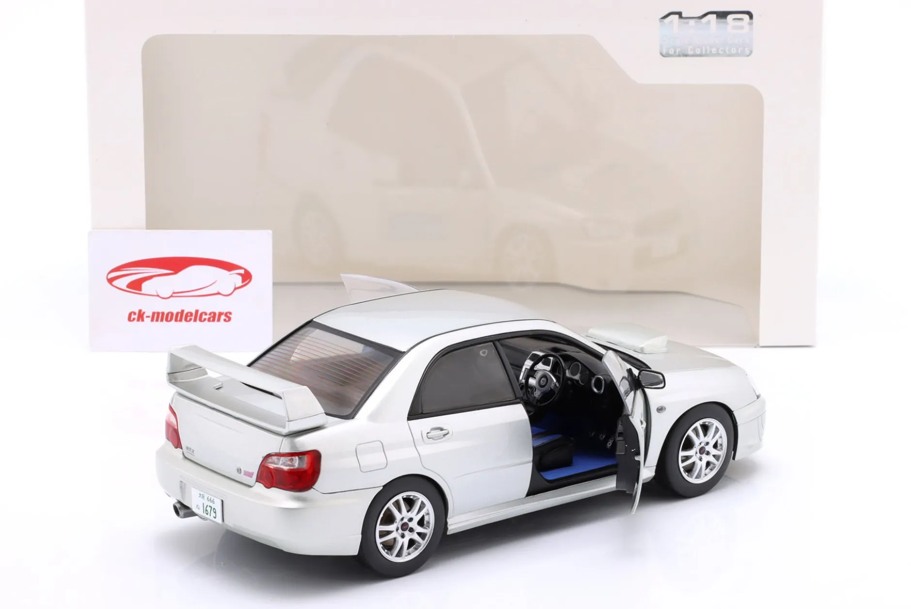 Subaru Impreza WRX STI Baujahr 2004 silber metallic 1:18 Solido
