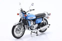 Suzuki GT 750 J Baujahr 1973 blau metallic 1:12 Minichamps