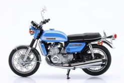 Suzuki GT 750 J Baujahr 1973 blau metallic 1:12 Minichamps