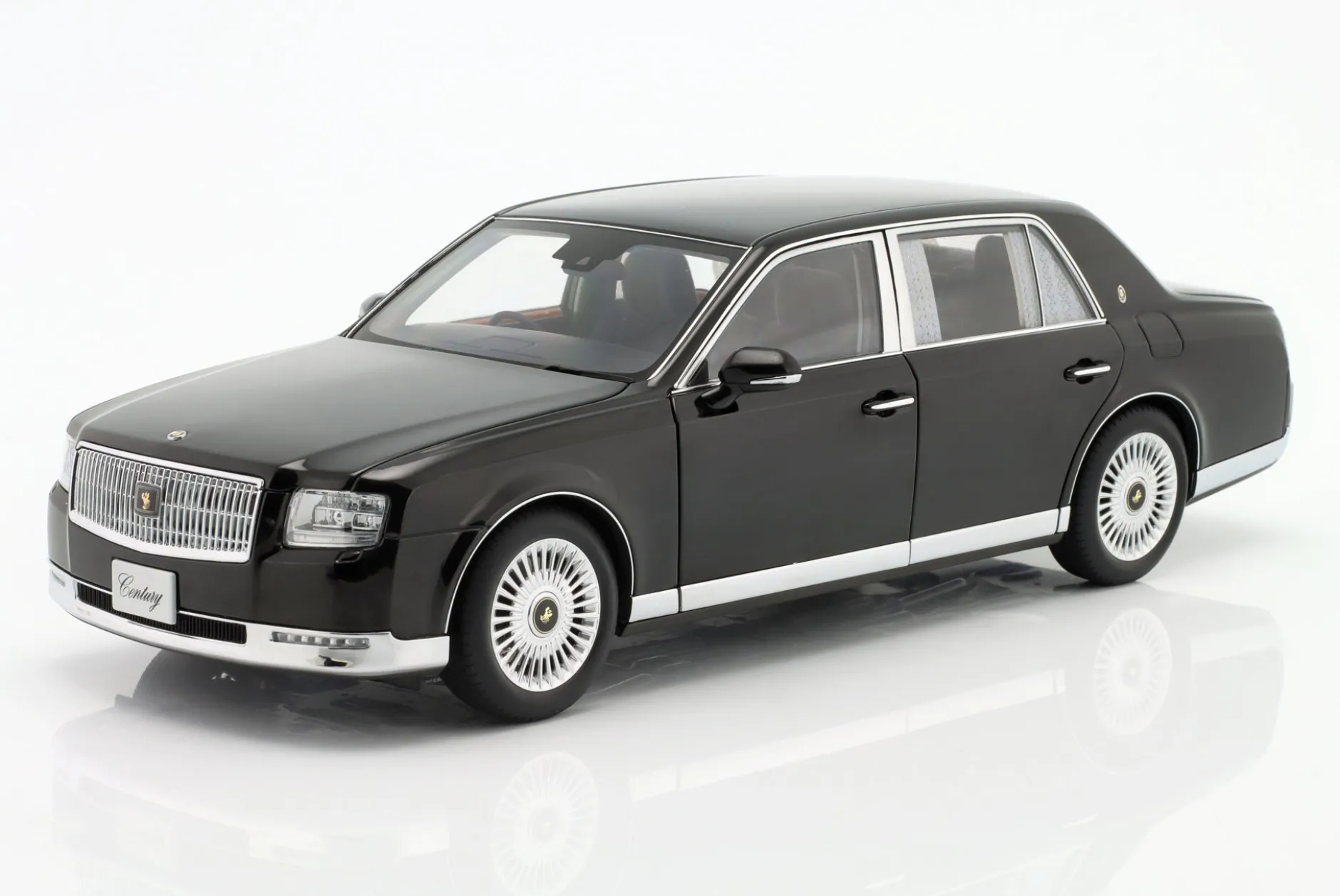 Toyota Century Baujahr 2019 schwarz 1:18 AUTOart