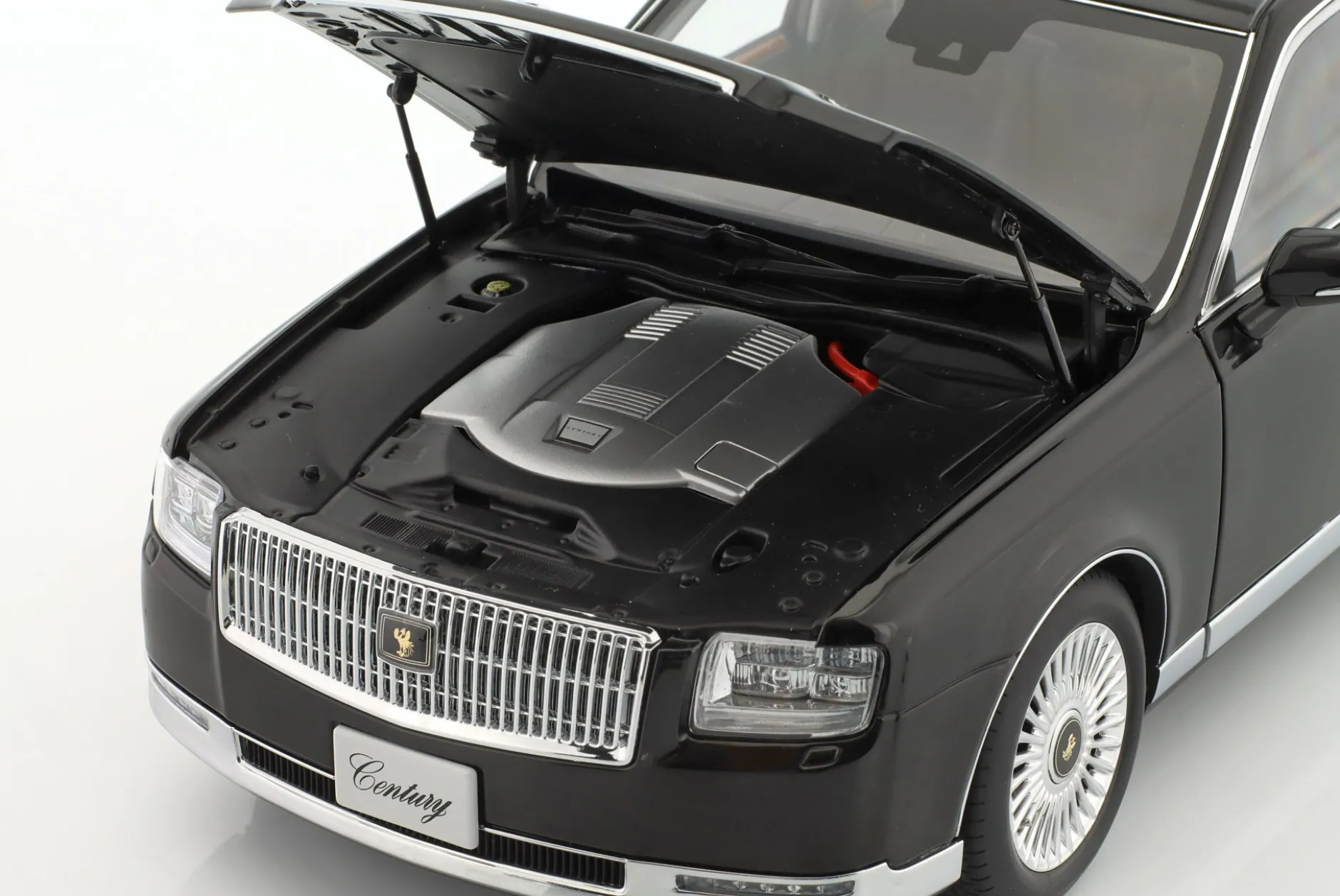 Toyota Century Baujahr 2019 schwarz 1:18 AUTOart