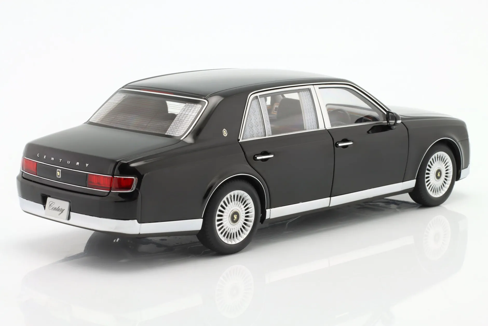 Toyota Century Baujahr 2019 schwarz 1:18 AUTOart