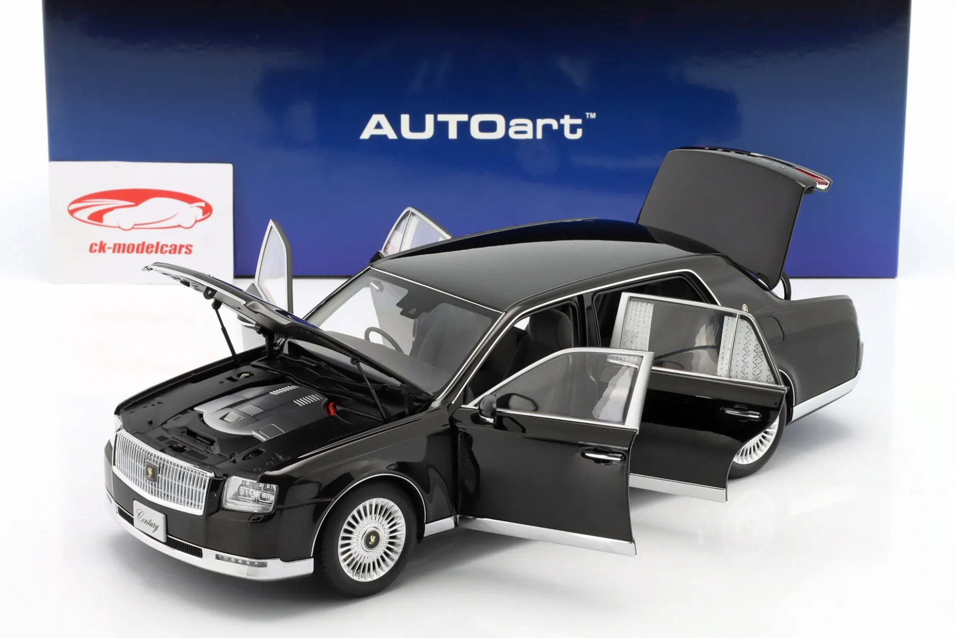 Toyota Century Baujahr 2019 schwarz 1:18 AUTOart