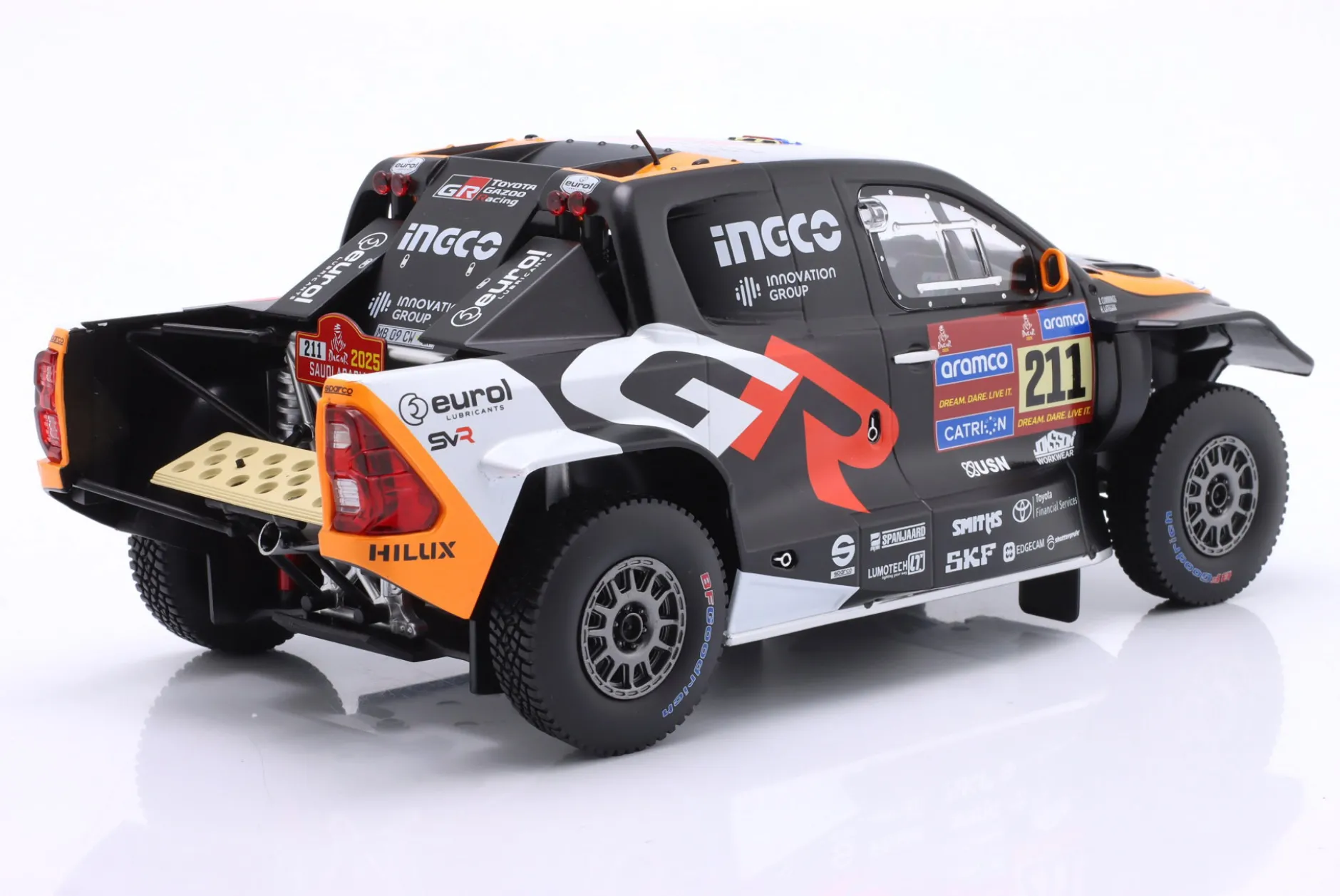 Toyota GR DKR Hilux Evo #211 2nd Rallye Dakar 2025 Lategan, Cummings 1:18 Ixo