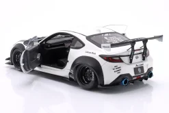 Toyota GR86 LBWK Body Kit 2024 perlweiß 1:18 Solido