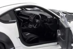 Toyota GR86 LBWK Body Kit 2024 perlweiß 1:18 Solido
