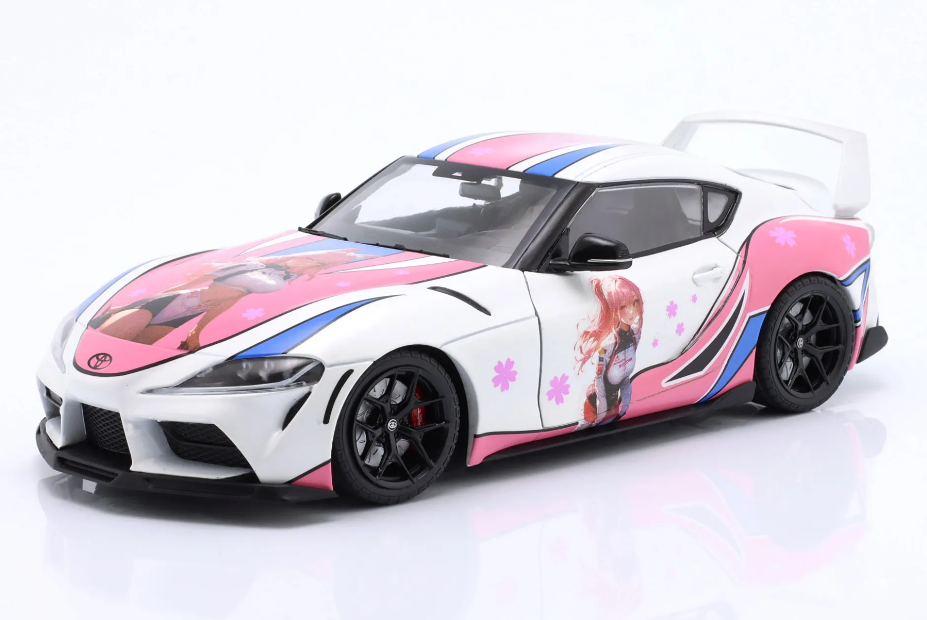 Toyota GR Supra Solido Works Itasha 2024 weiß / pink / Dekor 1:18 Solido