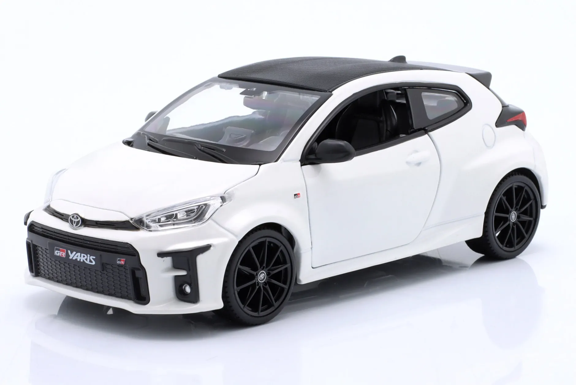Toyota GR Yaris Baujahr 2021 weiß 1:24 Maisto
