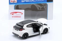 Toyota GR Yaris Baujahr 2021 weiß 1:24 Maisto
