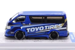 Toyota Hilux Pick-Up Toyo Tires blau / weiß / schwarz 1:64 Tarmac Works