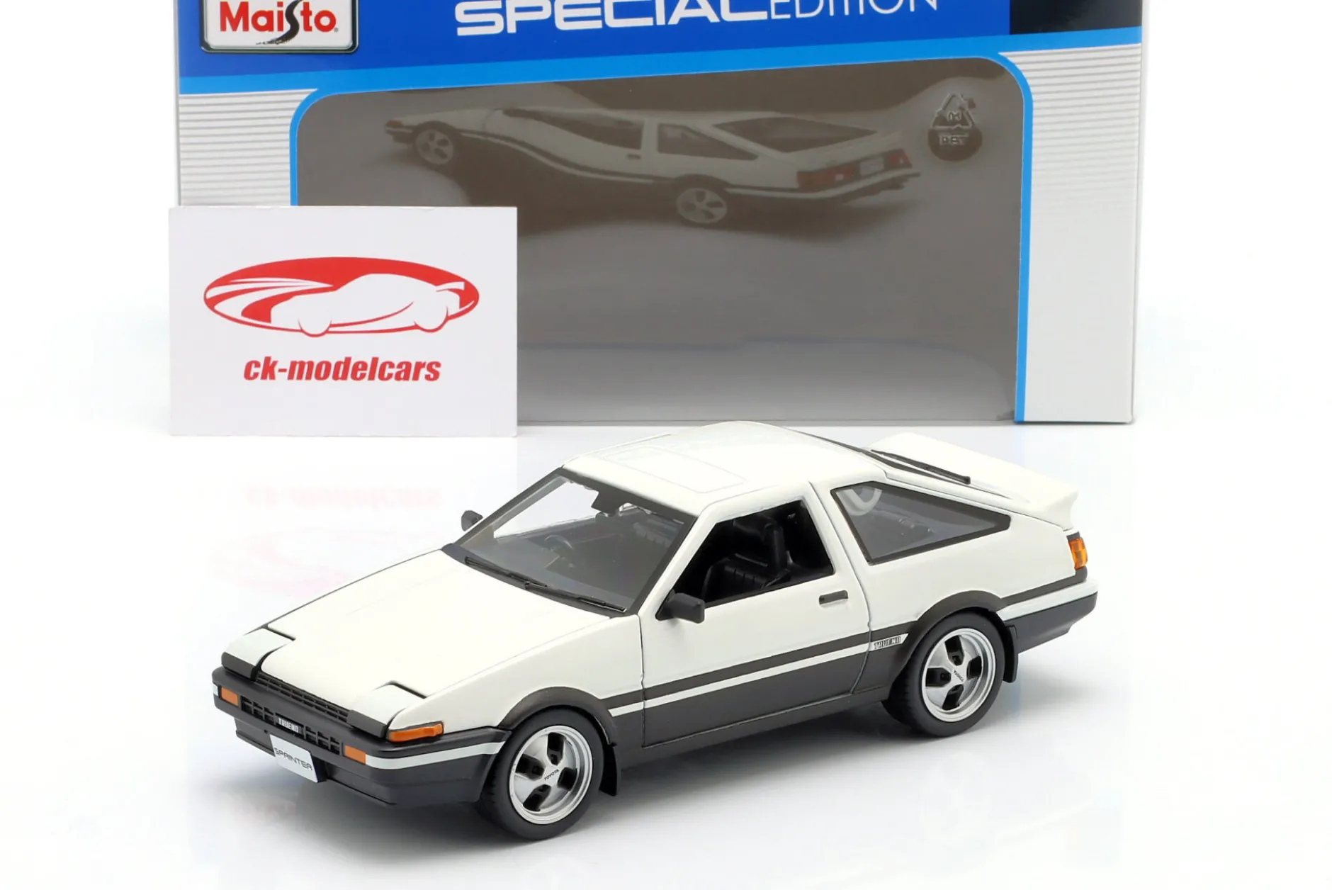 Toyota Sprinter Trueno AE86 Baujahr 1979 weiß 1:24 Maisto