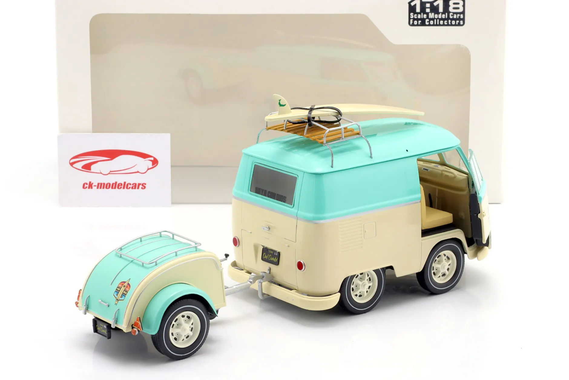 Volkswagen VW Cool Combi mit Anhänger 2024 mintgrün / weiß 1:18 Solido