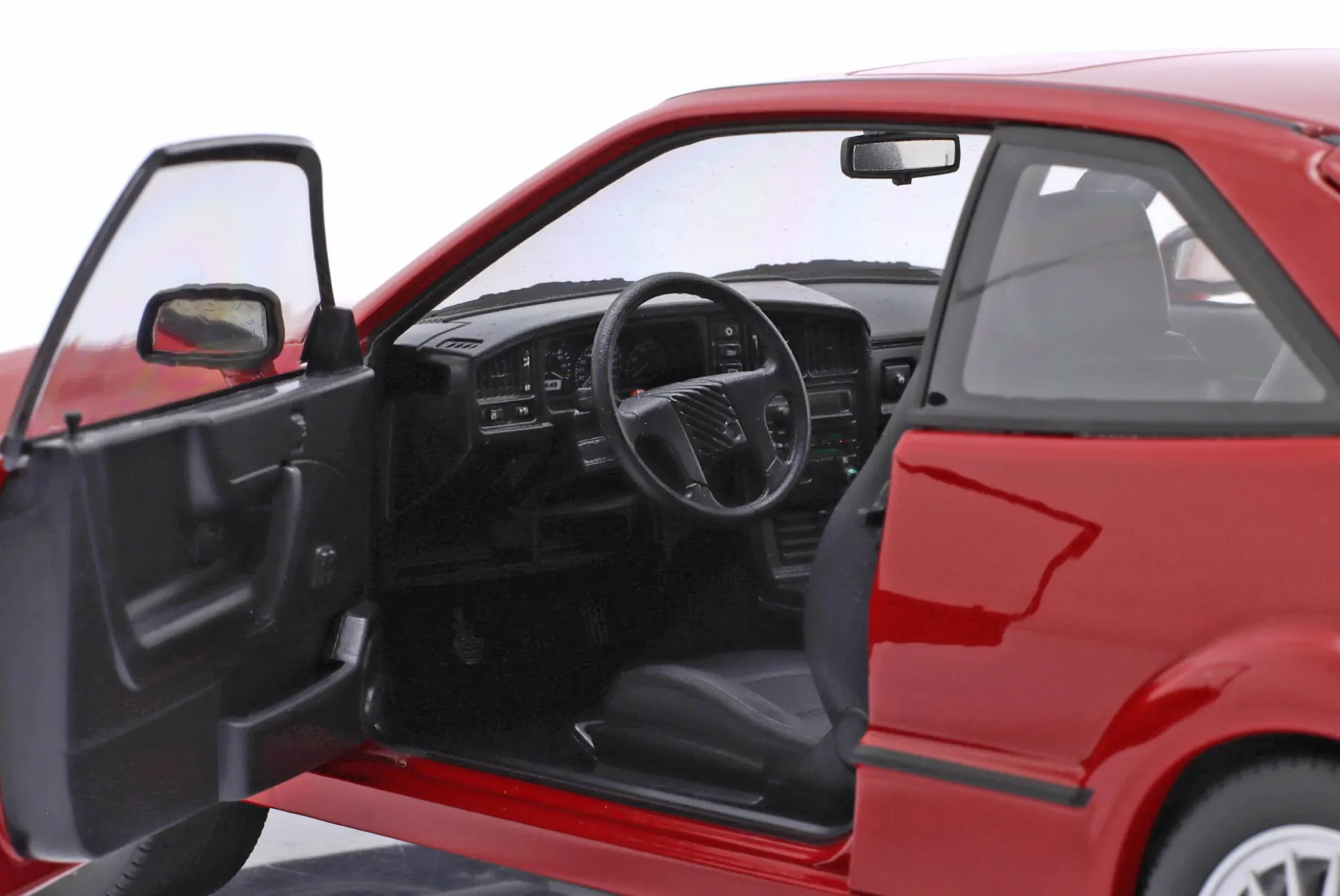 Volkswagen VW Corrado G60 Baujahr 1989 tornado rot 1:18 Norev