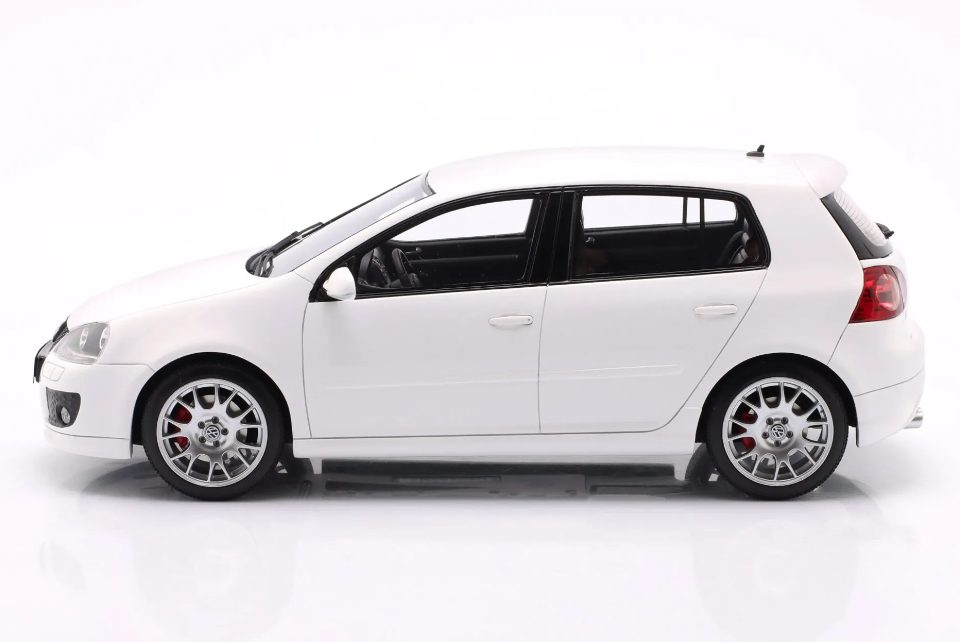 Volkswagen VW Golf V GTI Edition 30 Baujahr 2007 weiß 1:18 OttOmobile