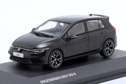 Volkswagen VW Golf VIII R Baujahr 2022 perlschwarz 1:43 Solido