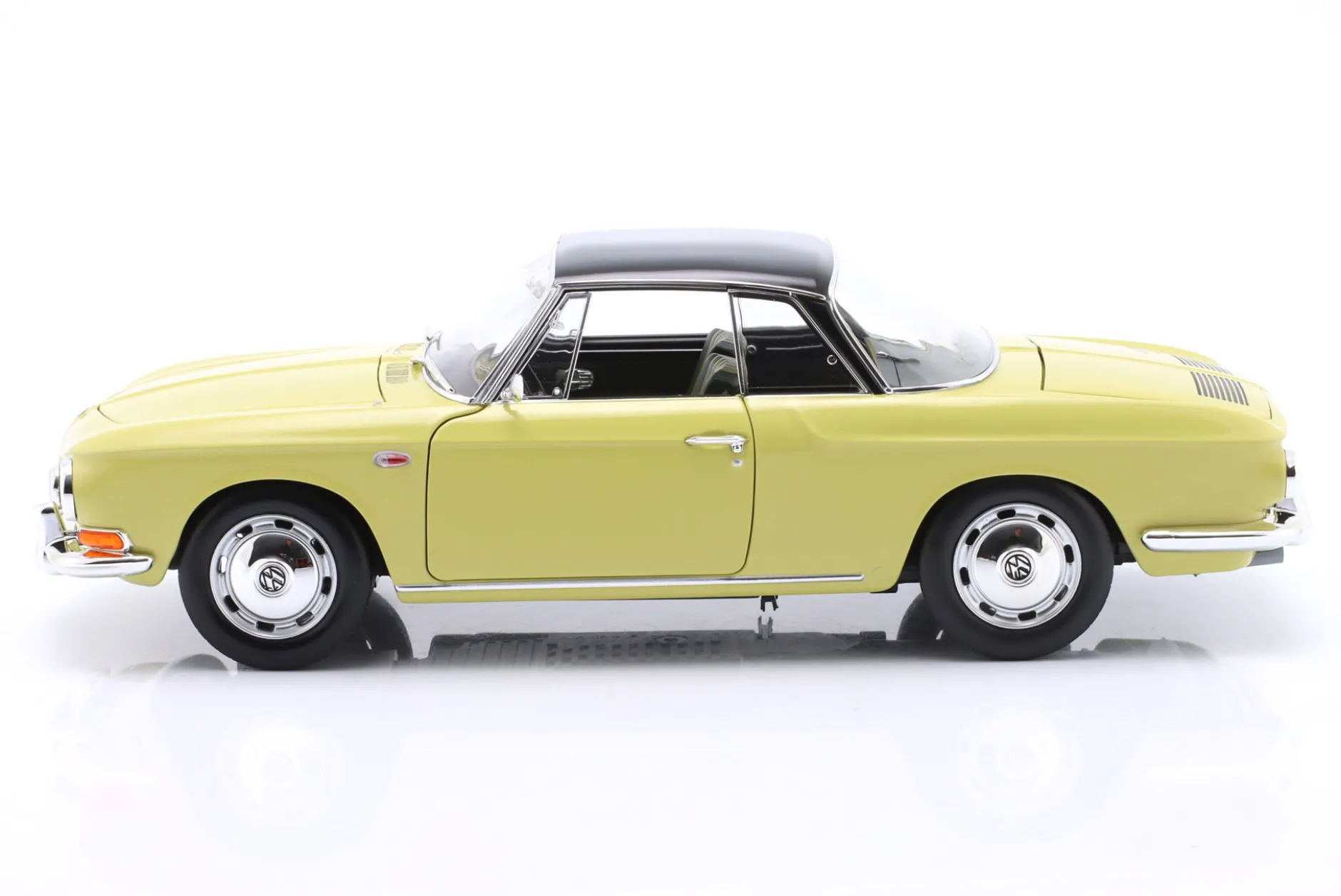 Volkswagen VW Karmann Ghia 1500 Baujahr 1961 Manila gelb 1:18 Norev
