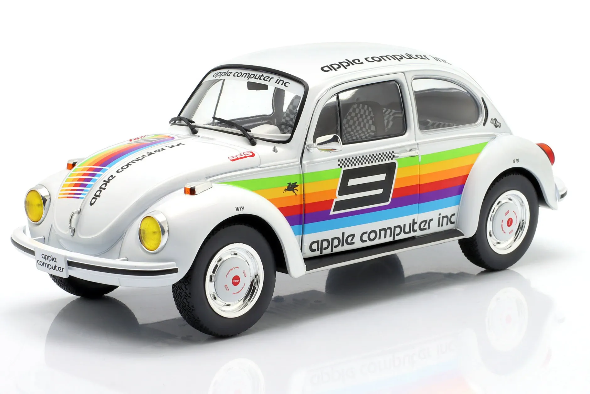 Volkswagen VW Käfer 1303 1975 K3 Tribute weiß / Dekor 1:18 Solido