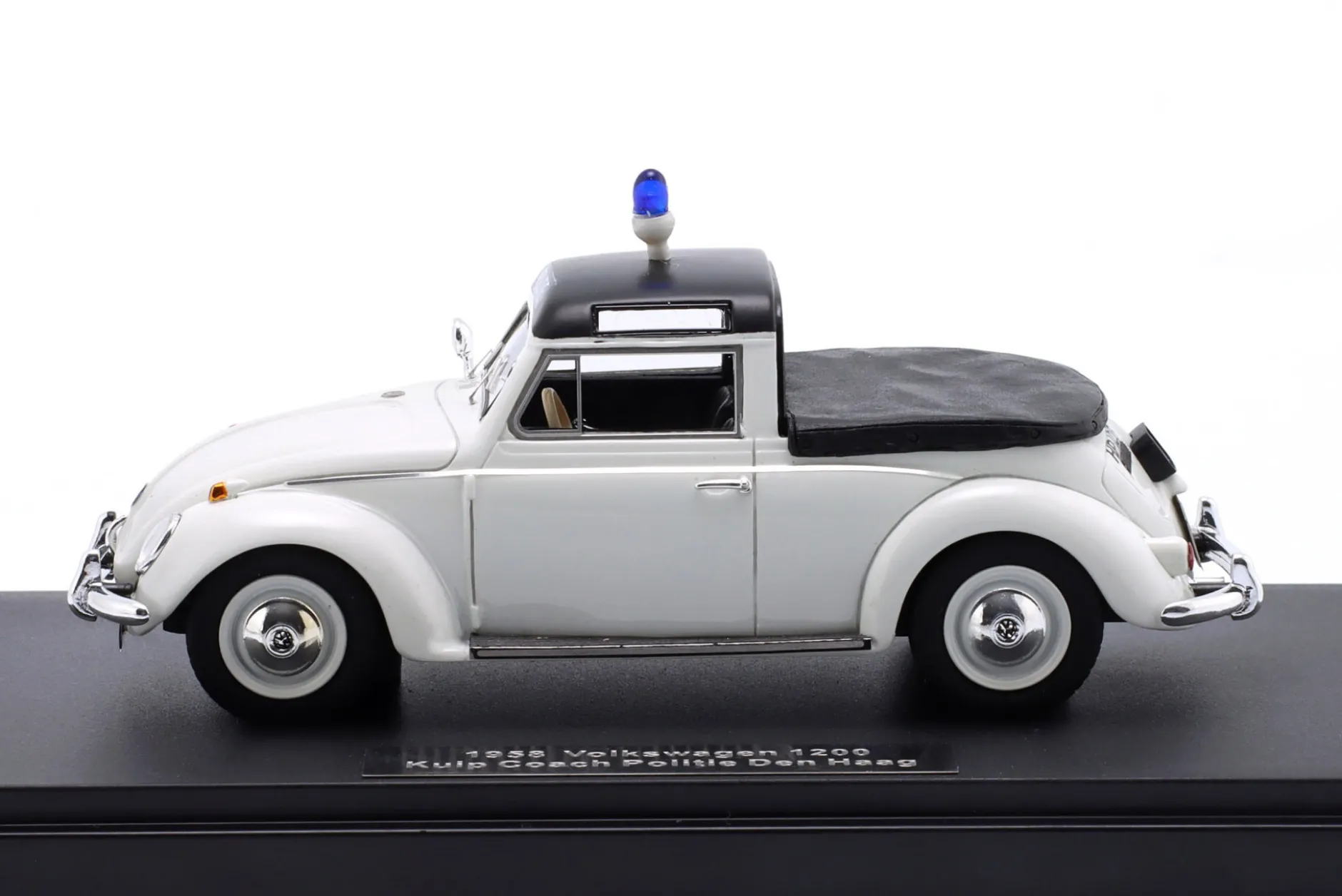 Volkswagen VW Käfer 1200 Kuip Coach Polizei Den Haag Closed Top 1958 weiß 1:43 Matrix